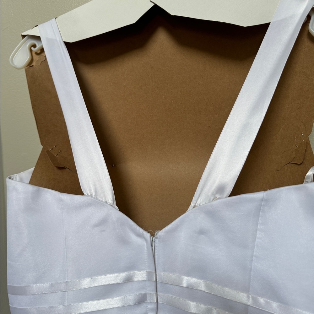 Davids Bridal | EUC Strapless Wedding Dress | 16 - Picture 6 of 11